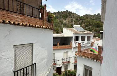 Heart of the Pueblo, Tolox, Sierra de las Nieves - Foto 2