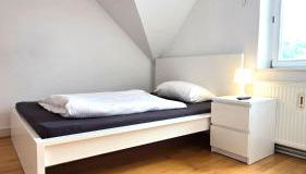 Großzügige Altbauwohnung mitten in der City - Foto 3