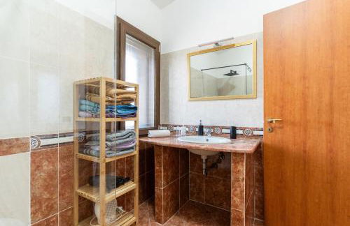 Deep Blue Sea - Photo 39