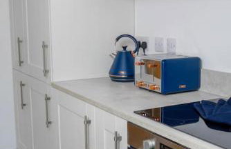 Short Stays, Free Parking, Contractors, Families - Large Home - Foto 21