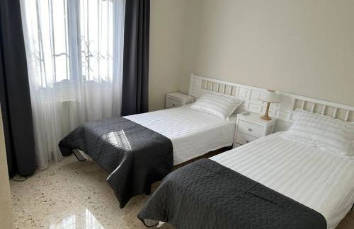 Chalet Los Almendros con piscina privada - Photo 30