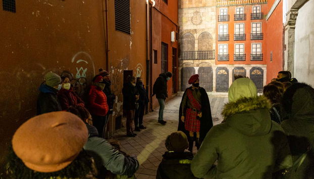 Escutando as explicações do guia