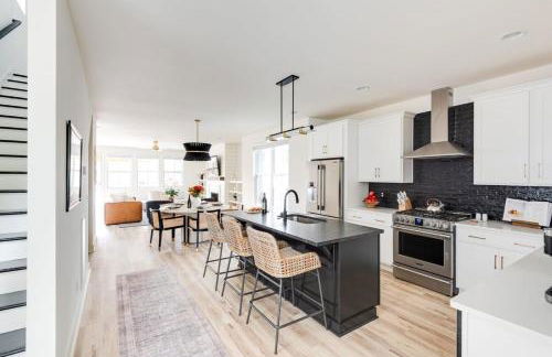 The Ashland House - Stylish Design, Backyard Oasis - Foto 18