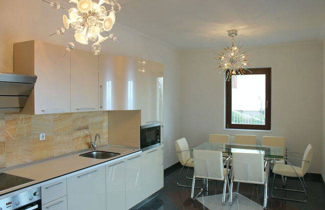 Luxury Apartment in Opatija for 8 People With Pool and Silk Bedding - Foto 5