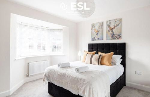 Large Modern 4 Bedroom House in Uttoxeter, Near Alton Towers, Great for Families - Foto 11