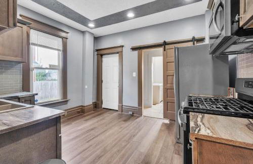 Cozy Renovated 19th Century Home, 5 Min to OSU! 3 Bedroom Home by Paula - Foto 36