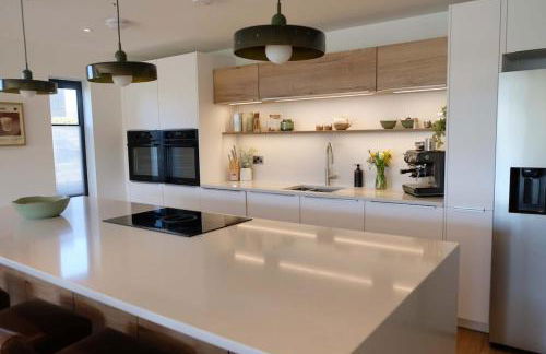 Still Waters - Luxury Lakeside Retreat with Hot Tub - Photo 44