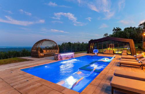 Pinnacle Pointe by Relaxtay 600 Acre Private Luxury Estate with Spa, Pool, Theater and Lake - Foto 7