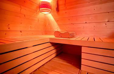 Dormi nella SPA privata con letto ad acqua, sauna, doccia emozionale e kneipp - Foto 1