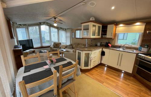 7 Rannoch Row, lovely holiday static caravan for dogs & their owners. - Photo 11