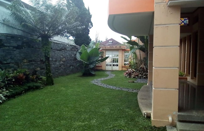 Simply Homy Guesthouse Graha Puspa - Photo 17