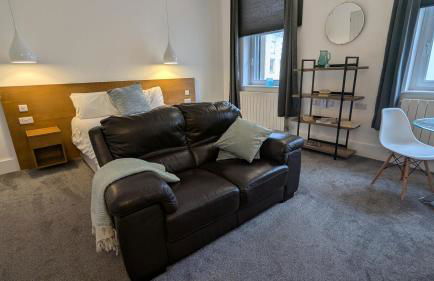 Captivating 1-bed Apartment, Merthyr Tydfil - - Photo 16