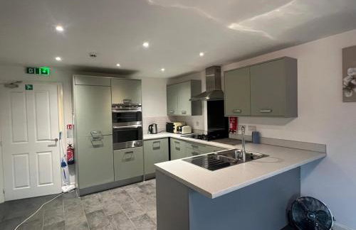 Tuffley 4 bedroom house - Foto 4