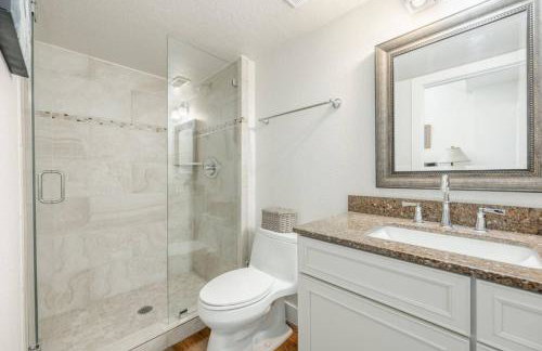 Bright and Cozy Getaway - Photo 21