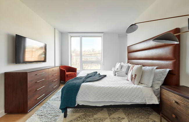 Stylish 2 BR w Roof Deck Access - Mins to NYC - Foto 9