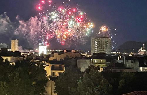 Appartement mignon calme douillet ascenseur clim étage élevé proche parking et toutes commodités au coeur du Toulon historique - Photo 44