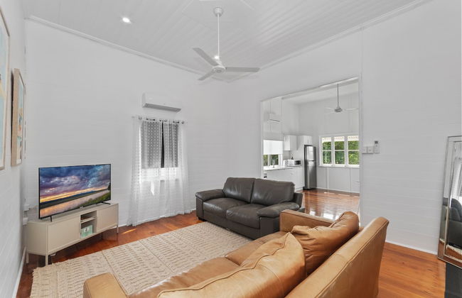 Townsville Suites - Photo 11