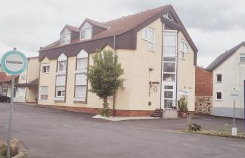 Doppelbett - Gästezimmer - 11min von Gießen 8,4km in Fernwald-Steinbach - Foto 11