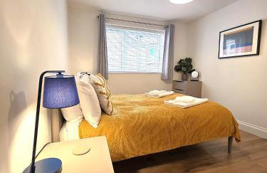 Stunning One Bed Flat at Dawe Luxury Suites - An Entire Apartment near Ely Cathedral & Train Station - The Perfect Base to Explore Ely, Cambridge, Norfolk & London - 2 Guests Max - Photo 4