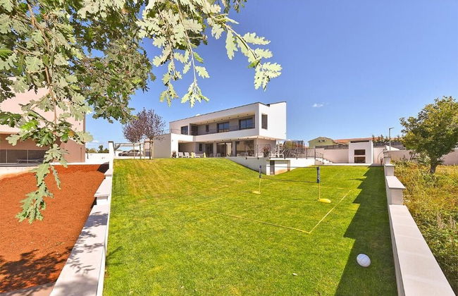Spacious Villa With Pool and Garden in Stokovci - Foto 40