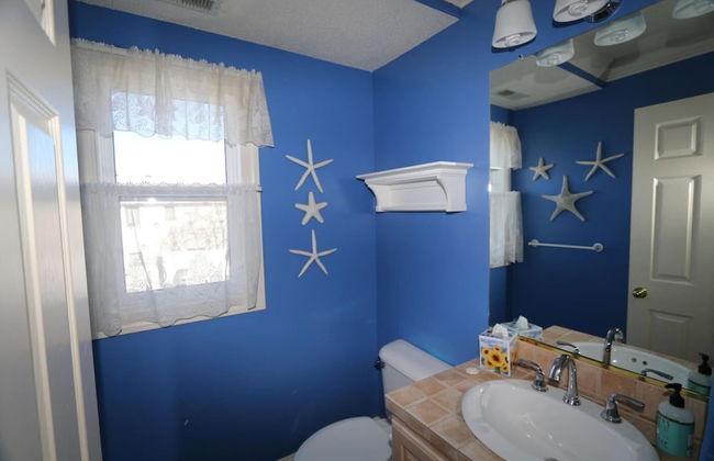 Coastal Escape w Pool Pool Table Walk to Beach - Foto 37