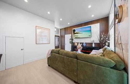 Entire Private Home with 3 Bedrooms 2 Bathrooms, with Garage, Gated Yard, King Bed House, Available Now - Foto 61