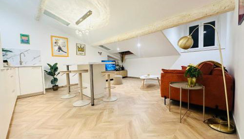 Elegant mansardé-place du pin - Photo 3