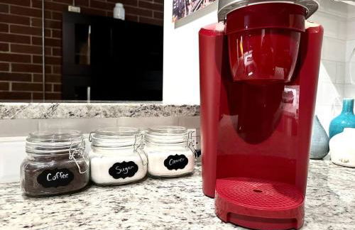 Charming 1BR Condo - Full Kitchen - Uptown Living - Foto 22