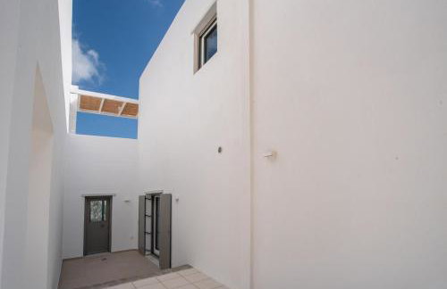 Deluxe Maisonette With Private Jacuzzi - Photo 14