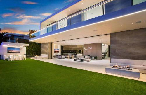 Ultra-Luxurious BH Estate with Pool, Theatre, Views - Foto 64