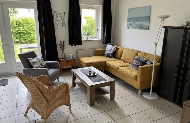 Cosy Bungalow Near the Beach - Photo 19