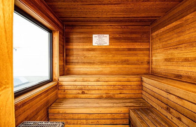 Jim and Roses Cozy Condo 15 Min to Downtown! - Photo 26