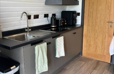 Millfield Glamping Pods - Heatherhouse - Photo 3