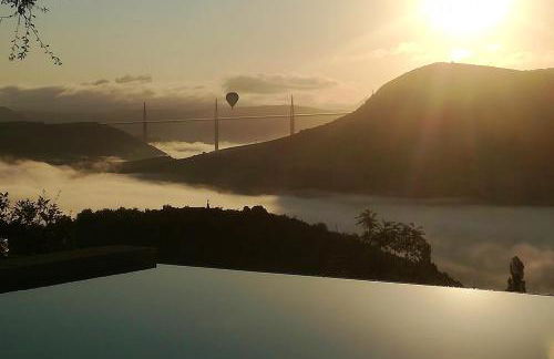 Maison charmante à Saint-Georges-de-Luzençon avec jacuzzi - Foto 10