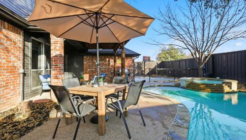 Luxury Backyard Pool & Patio Oasis 4-BD - Foto 2