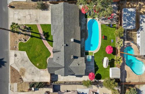 Sleeps 12 - Hot Tub - Pool - Game Room & Fire Pit! - Foto 23