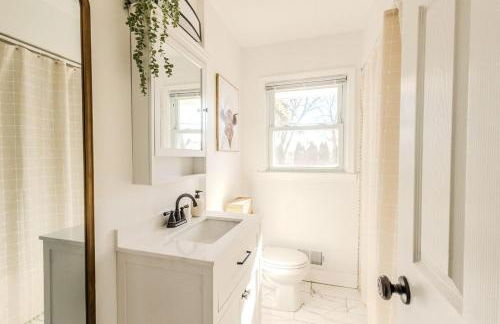 Terrace Haven Cozy 5-Bedroom Retreat near Downtown - Foto 6