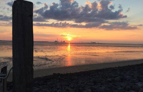 Urlaub beim Käptn! Freistehendes Premium Nordsee-Ferienhaus mit Fahrrädern, Stellplatz und Garten, 150m zur Nordsee - Foto 31