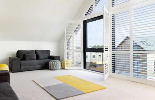 Lakeside property with spa access on a nature reserve Kirrin Barn BV26 - Photo 8