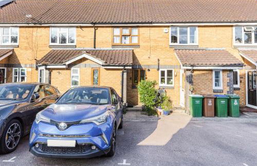 Cozy Family-Friendly House (3mins from Erith and Slade Green station) - Photo 12