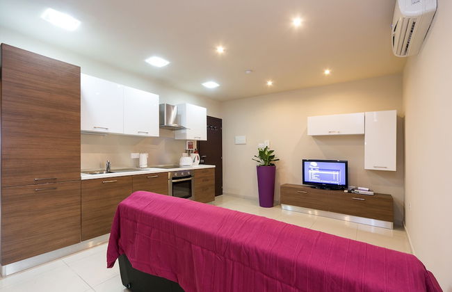 InStyle Aparthotel - Photo 19