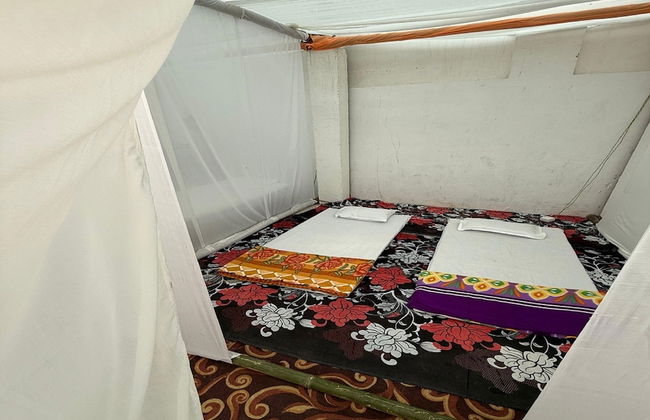 Arail Tent City Kumbh Cottage - Foto 19