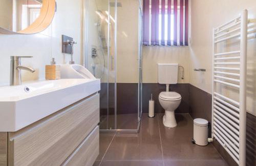 Superb villa Maxima with private pool, sauna, jacuzzi, playground for up to 18 persons, extra pool heating available - Foto 34