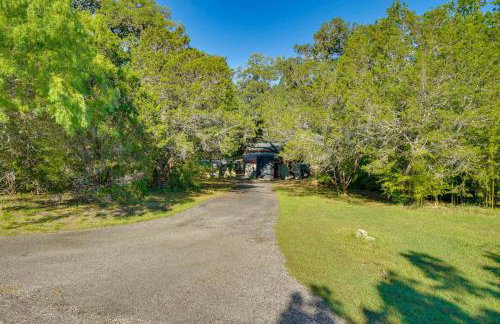 Peaceful Helotes Cabin Fire Pit, 9 Mi to Old Town - Foto 38