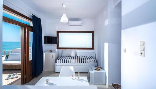 Golden Grain Beachfront Suites - Photo 2