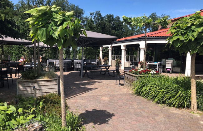 High-end Villa Nestled in Greenery - Photo 25