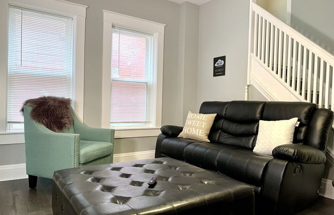 Texas Hold-em Duplex- 3BR Free Parking - Foto 10