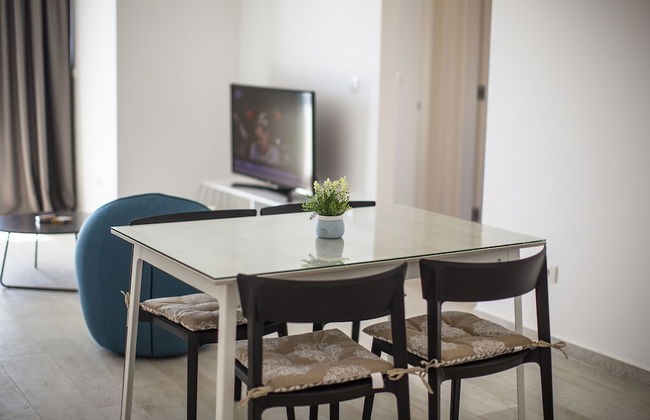 ROYAL GARDENS Apartments - Photo 55