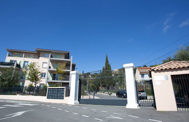 2 bedroom Apartment in Bormes-les-Mimosas with swimming pool and garden - Photo 22