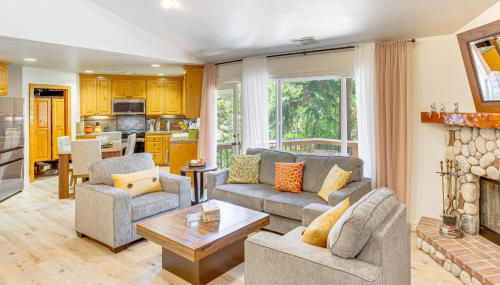 Forest Views and Fire Pit! Cozy Cabin in Crestline - Foto 3